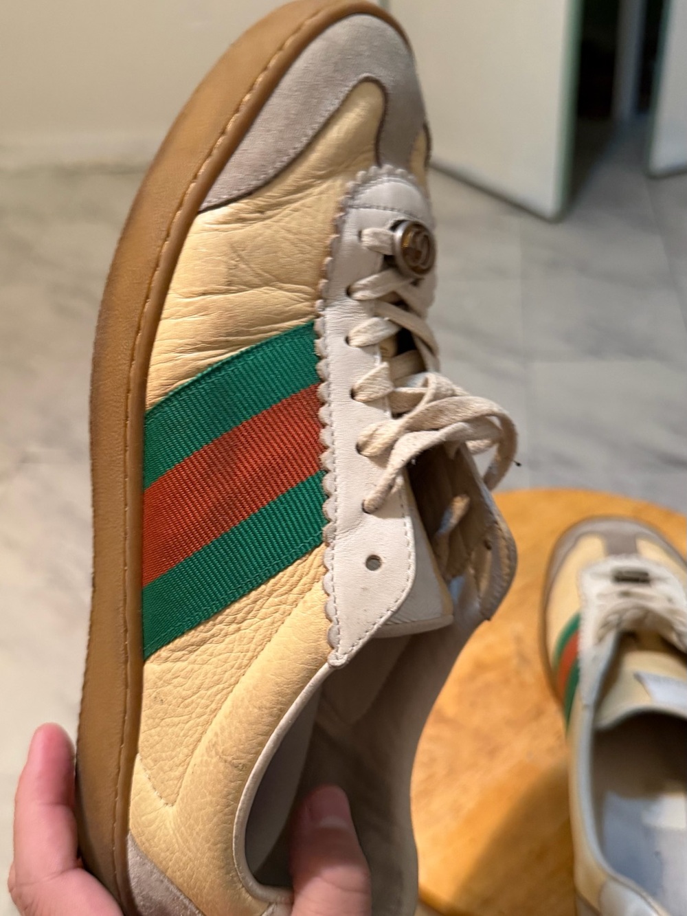 Gucci Cream & Beige Low-Top Sneakers with Green and Red Web - Picture 7 of 14